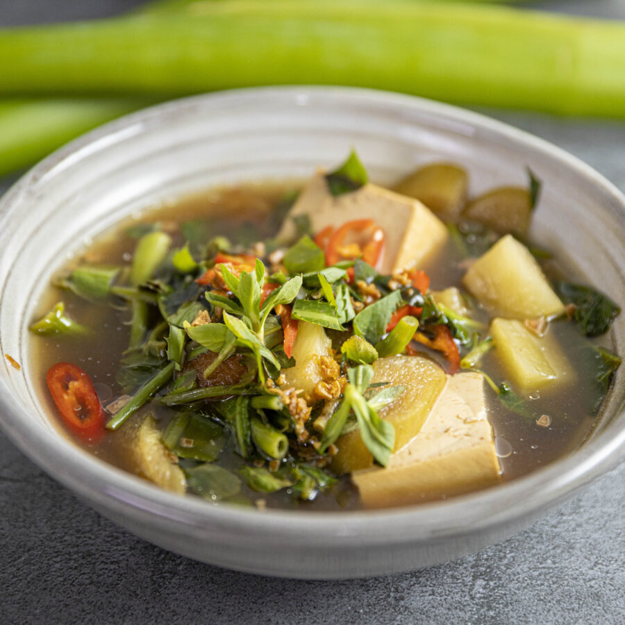 Canh Chua (Vietnamese Sweet & Sour Soup) recipe