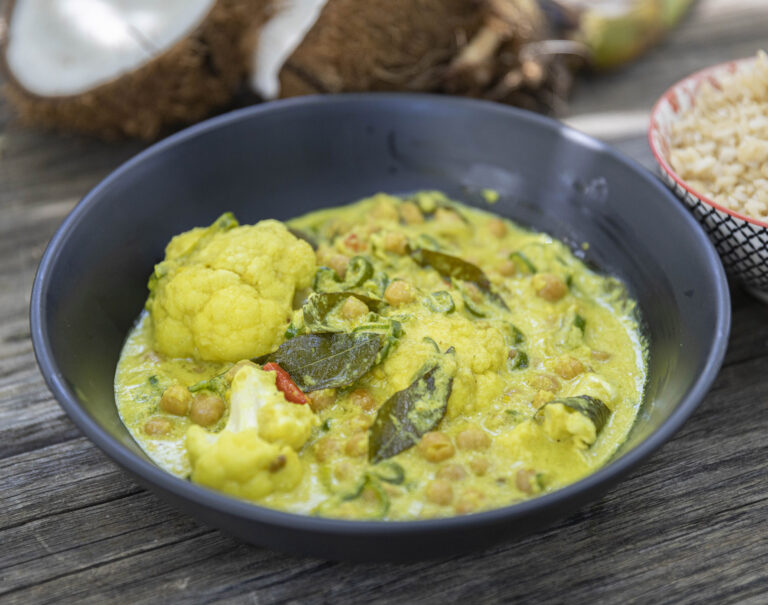Cauliflower & Turmeric Curry recipe